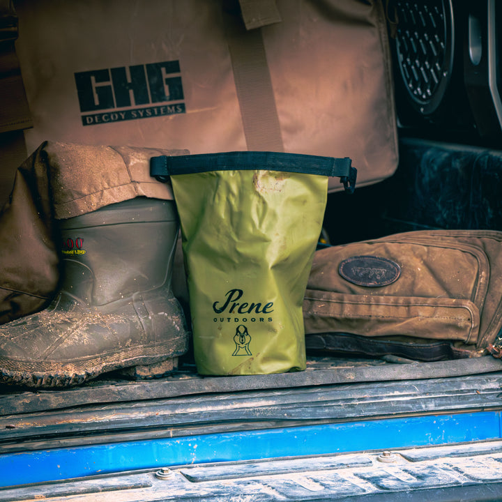 Fathers Day Bundle. 1 Dry Bag. 1 Hat. 1 Insulated Tumbler